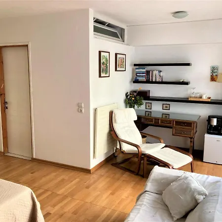 A-16. Amazing Sunny Patio Close To Acropolis Apartment