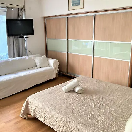 Apartment A-16. Amazing Sunny Patio Close To Acropolis *