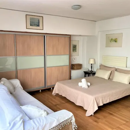 Apartment A-16. Amazing Sunny Patio Close To Acropolis
