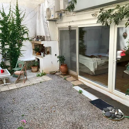 Apartment A-16. Amazing Sunny Patio Close To Acropolis