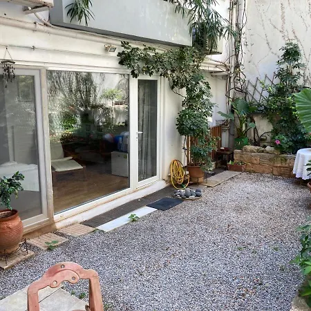 Appartamento A-16. Amazing Sunny Patio Close To Acropolis *